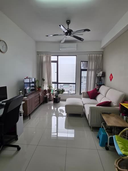 Servis Apartment untuk Dijual di Utropolis Suites 1 - Ken Lai - Living Room - PropertyGuru.com.my