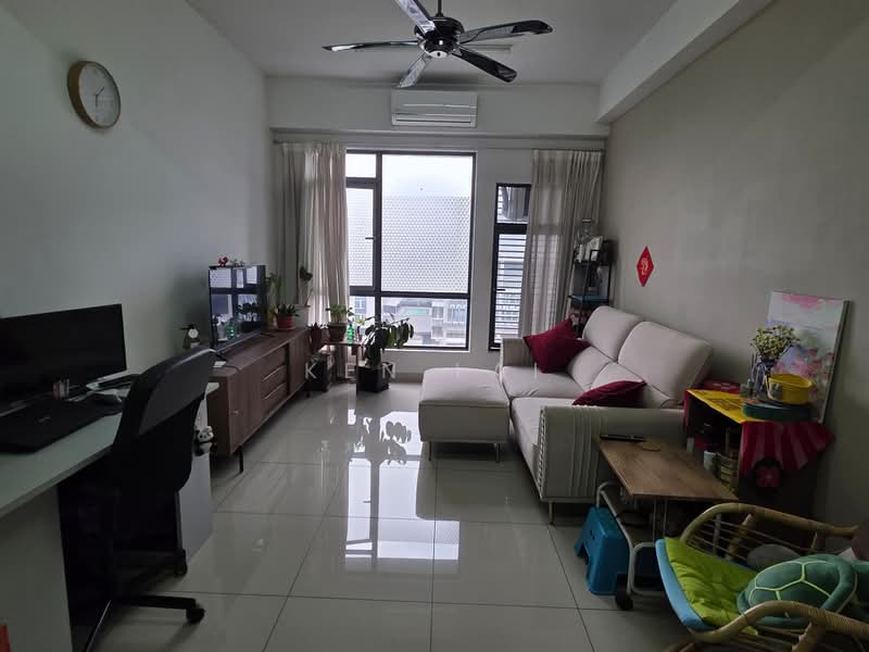 Servis Apartment untuk Dijual di Utropolis Suites 1 - Ken Lai - Living Room - PropertyGuru.com.my
