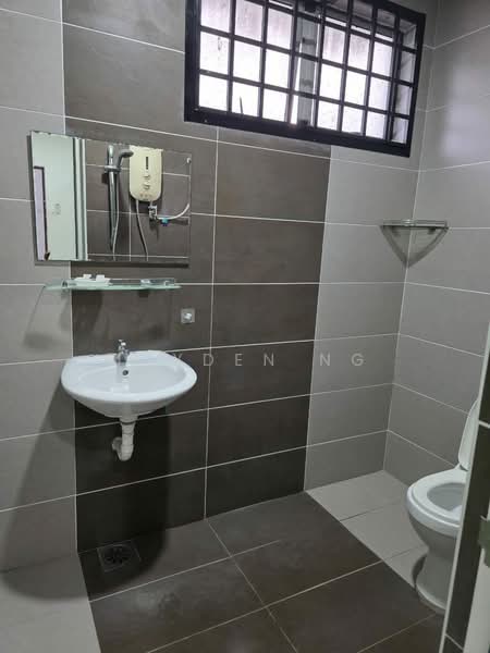 Rumah Teres 2 Tingkat untuk Dijual di Taman Desa Skudai (Skudai) - Jayden Ng - Bathroom - PropertyGuru.com.my