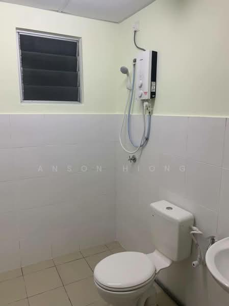 Pangsapuri untuk Dijual di Denai Nusantara Apartment - Anson Hiong - Bathroom - PropertyGuru.com.my