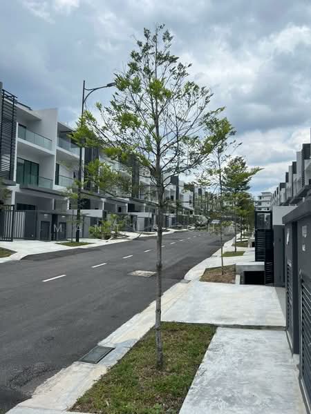 3-storey Terraced House for Sale in Batu 9 (Cheras) - Mantus Chai - PropertyGuru.com.my