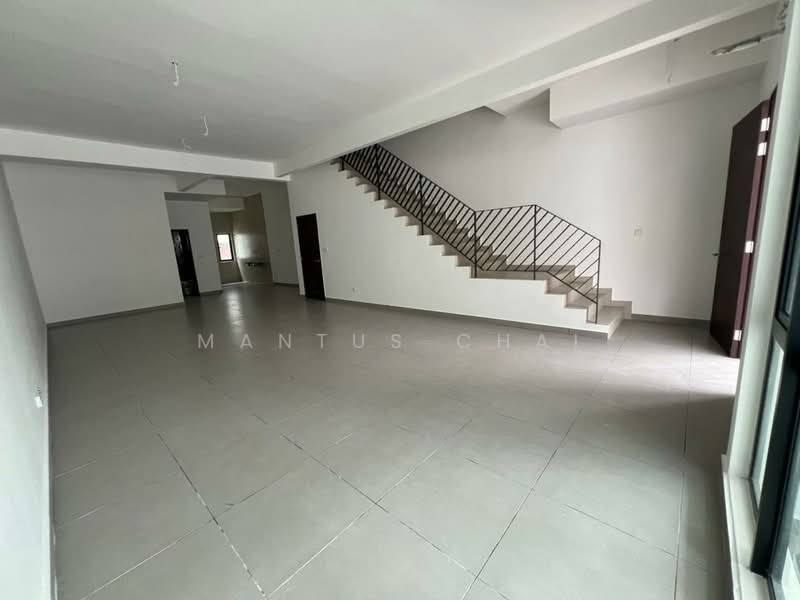3-storey Terraced House for Sale in Batu 9 (Cheras) - Mantus Chai - PropertyGuru.com.my