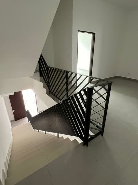 3-storey Terraced House for Sale in Batu 9 (Cheras) - Mantus Chai - PropertyGuru.com.my