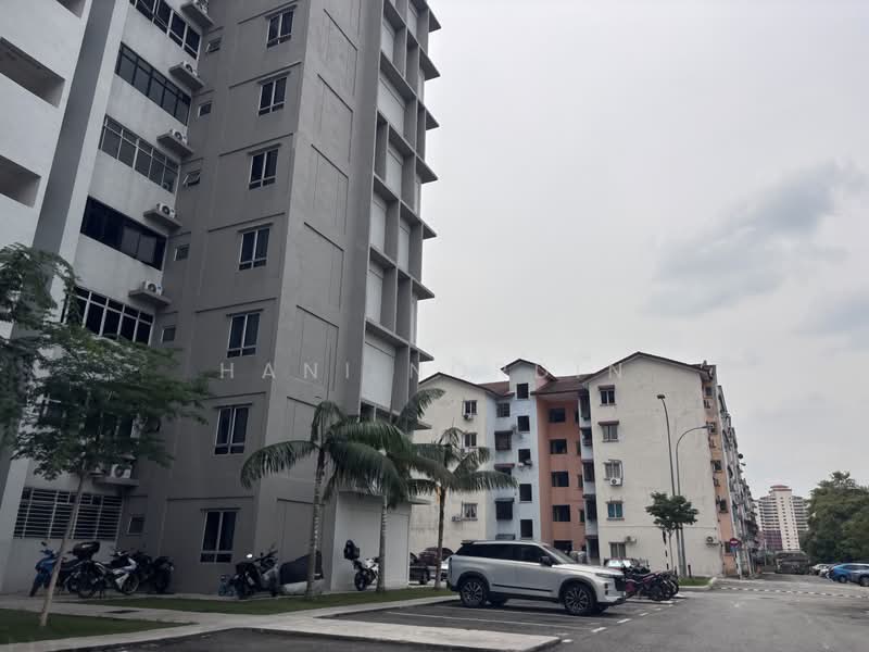 Pangsapuri untuk Dijual di Pangsapuri Miro - Hani Nordin -     Miro 1 sits beside Miro 2.  - PropertyGuru.com.my