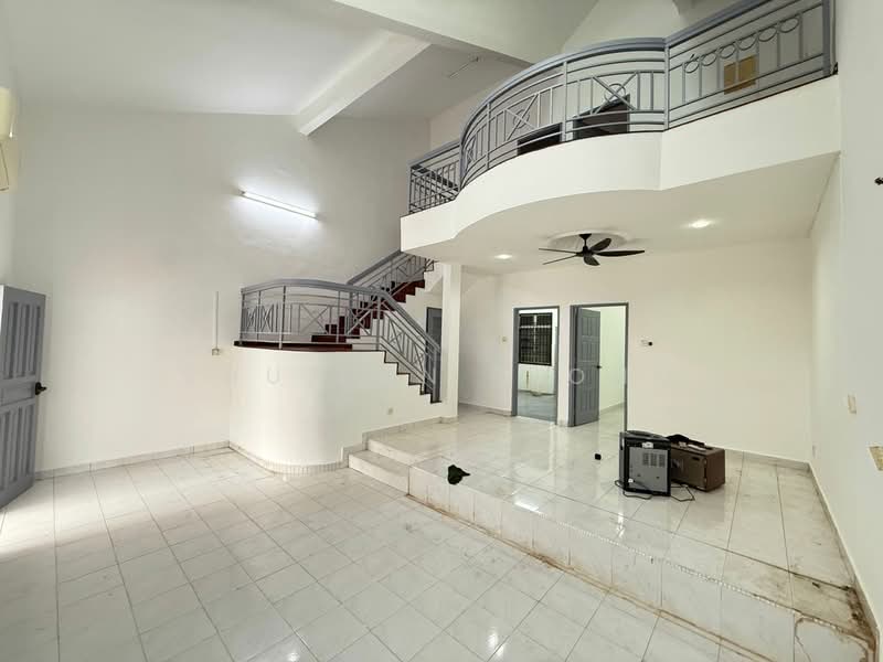 1.5-storey Terraced House for Sale in Bandar Seri Alam (Masai) - Shu Ean Tiong - Living Room - PropertyGuru.com.my