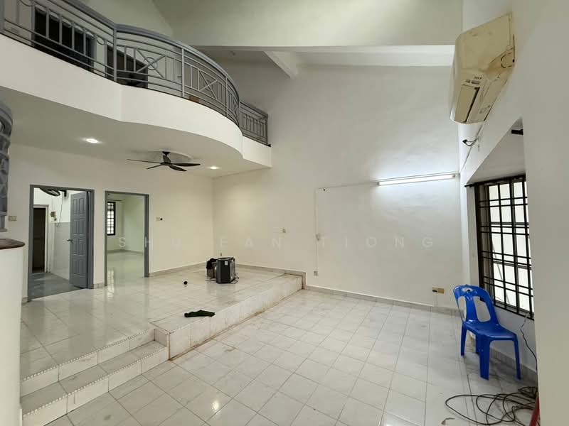 1.5-storey Terraced House for Sale in Bandar Seri Alam (Masai) - Shu Ean Tiong - Living Room - PropertyGuru.com.my