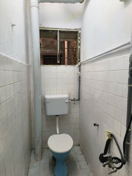 Apartment for Sale at Taman Daya Shop Apartment - Jasmine Ong - Bathroom - PropertyGuru.com.my
