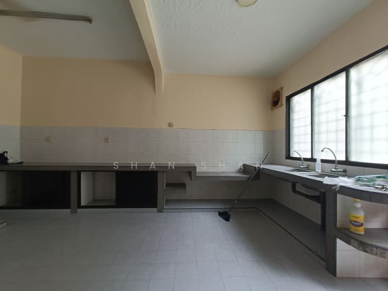 2-storey Terraced House for Sale in Usj 2 (Subang Jaya) - Shan Shan - Kitchen - PropertyGuru.com.my
