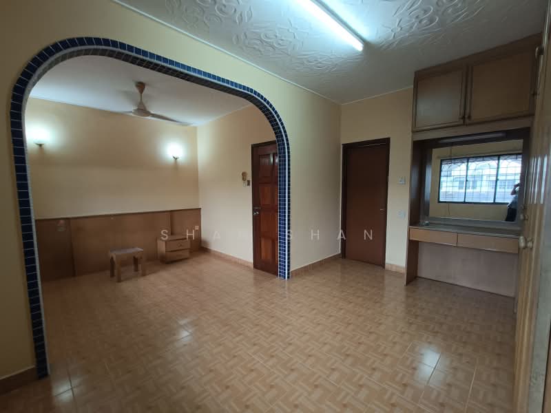 2-storey Terraced House for Sale in Usj 2 (Subang Jaya) - Shan Shan - Living Room - PropertyGuru.com.my
