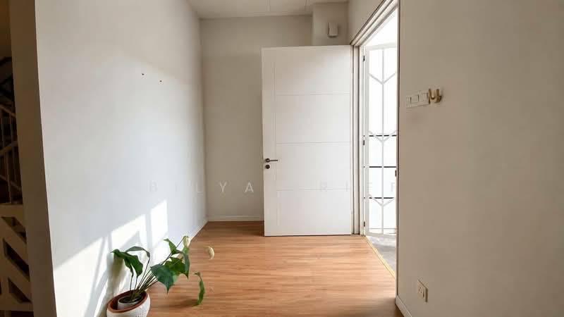 Rumah Teres 2 Tingkat untuk Dijual di Dengkil (Selangor) - BILYA ARIFF - Entrance - PropertyGuru.com.my