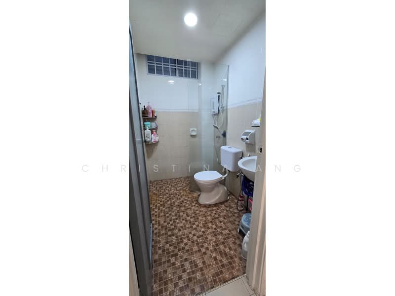 Apartment for Sale at Lake View Suites - Christina Ang - Bathroom - PropertyGuru.com.my