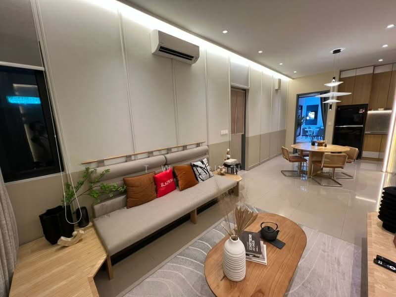 Kondominium untuk Dijual di Radium Arena (Urban Residences) Old Klang Road - Tw Lun - Living Room - PropertyGuru.com.my