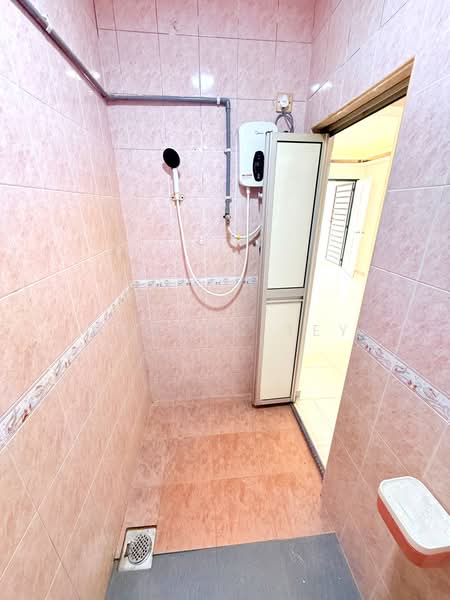 Rumah Teres 2 Tingkat untuk Dijual di Segamat (Johor) - Marcus Tey - Bathroom - PropertyGuru.com.my