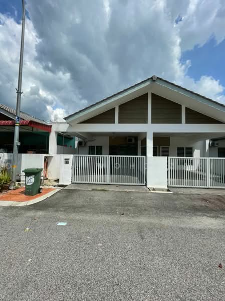 1-storey Terraced House for Rent in Hijauan Valdor (Sungai Jawi) - Danial Mohd Zaki - Exterior - PropertyGuru.com.my