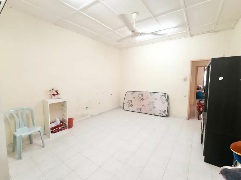 Rumah Teres 2 Tingkat untuk Dijual di Taman Pulai Indah (Johor Bahru) - Winson Tan - Living Room - PropertyGuru.com.my