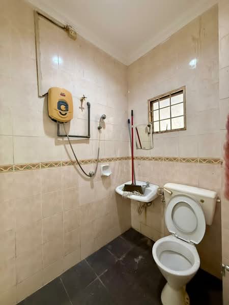 Rumah Teres 2 Tingkat untuk Dijual di Taman Segar Perdana (Cheras) - Ken Lai - Bathroom - PropertyGuru.com.my
