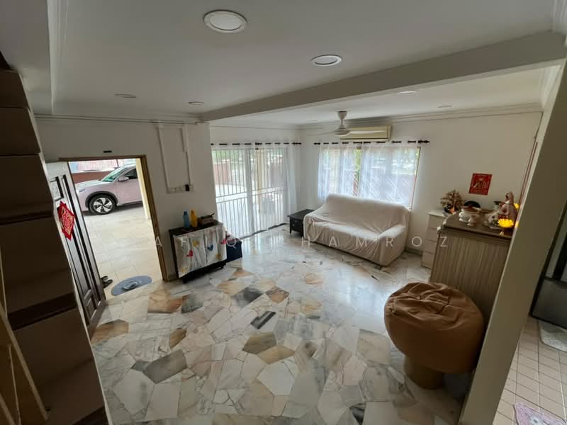 Rumah Teres 2 Tingkat untuk Dijual di Seksyen 8 (Shah Alam) - Syafiq Shamroz - Living Room - PropertyGuru.com.my