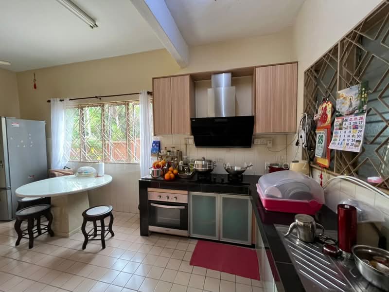 Rumah Teres 2 Tingkat untuk Dijual di Seksyen 8 (Shah Alam) - Syafiq Shamroz - Kitchen - PropertyGuru.com.my