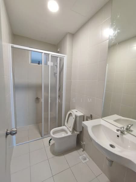 Service Residence for Rent at Meridin Bayvue Serviced Apartment - Ken Sim - Bathroom - PropertyGuru.com.my