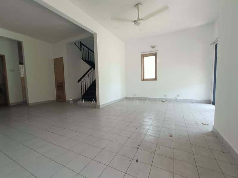 2-storey Terraced House for Sale in Usj 2 (Subang Jaya) - Shan Shan - Living Room - PropertyGuru.com.my