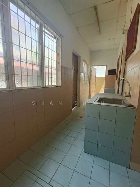 2-storey Terraced House for Sale in Usj 2 (Subang Jaya) - Shan Shan - Kitchen - PropertyGuru.com.my