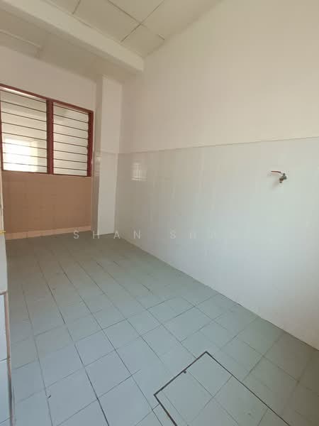 2-storey Terraced House for Sale in Usj 2 (Subang Jaya) - Shan Shan - Kitchen - PropertyGuru.com.my