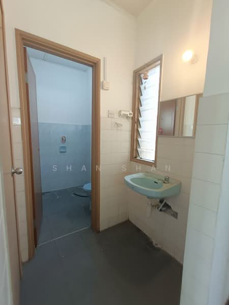 2-storey Terraced House for Sale in Usj 2 (Subang Jaya) - Shan Shan - Bathroom - PropertyGuru.com.my