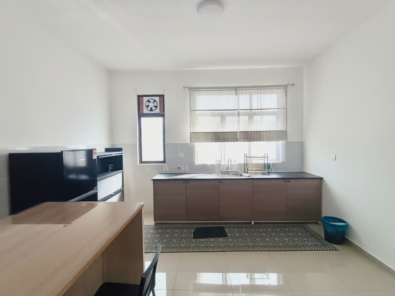 Townhouse for Rent in Eco Grandeur (Puncak Alam) - Farah Dina - Kitchen - PropertyGuru.com.my