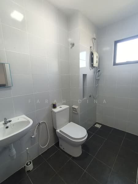 Townhouse for Rent in Eco Grandeur (Puncak Alam) - Farah Dina - Bathroom - PropertyGuru.com.my