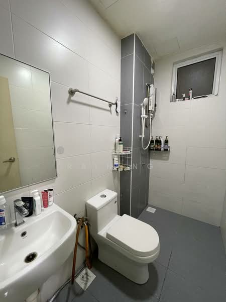 Service Residence for Sale at Twin Danga Residence - Rain Ng - Bathroom - PropertyGuru.com.my