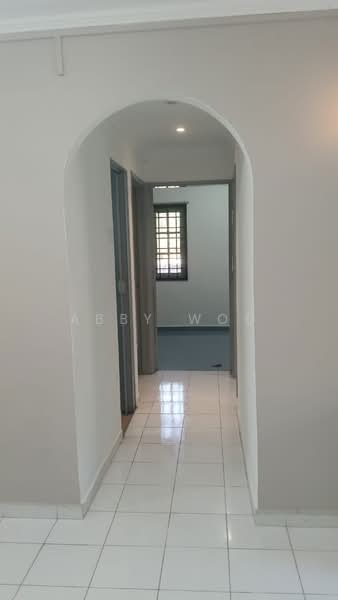 Kondominium untuk Disewa di Villa Condominium - Abby Woo - Corridor - PropertyGuru.com.my