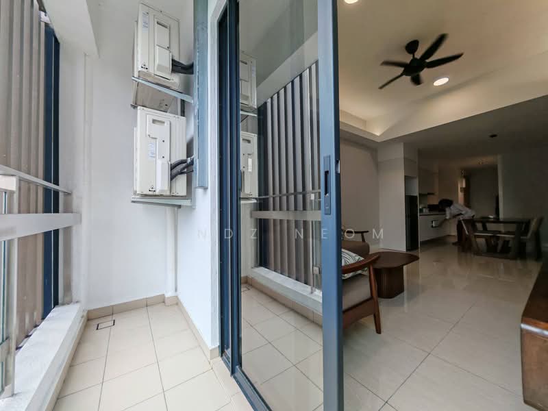Servis Apartment untuk Disewa di The Sentral Suites - Windz Neom - Balcony - PropertyGuru.com.my