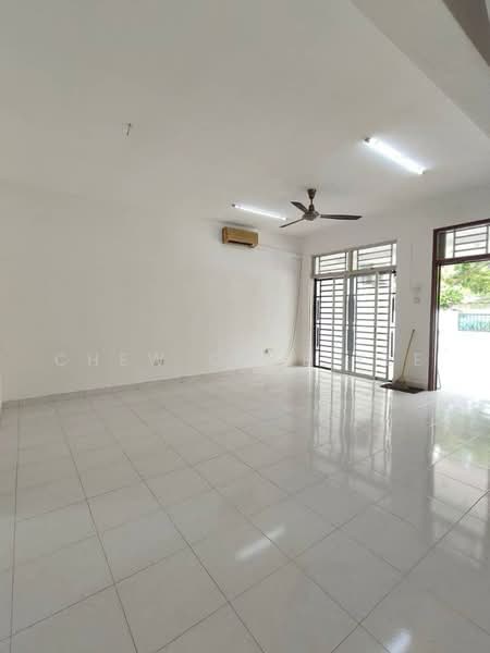 Rumah Teres untuk Dijual di Bukit Indah (Iskandar Puteri (Nusajaya)) - Chew Chee Yee - Living Room - PropertyGuru.com.my