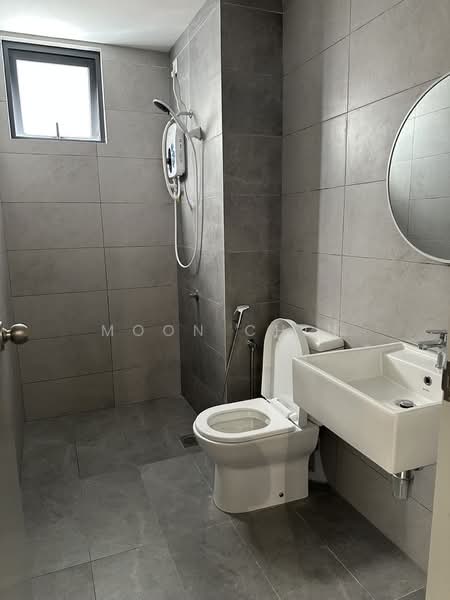 Servis Apartment untuk Disewa di D'Clover Residences - Moon Chin - Bathroom - PropertyGuru.com.my