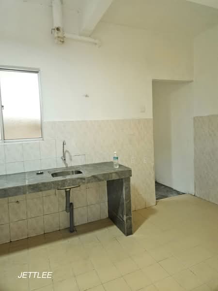 Pangsapuri untuk Dijual di Desa Idaman 2 Shop Apartment - Tom Lee - PropertyGuru.com.my
