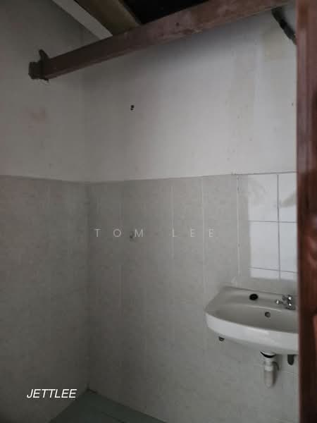 Pangsapuri untuk Dijual di Desa Idaman 2 Shop Apartment - Tom Lee - PropertyGuru.com.my