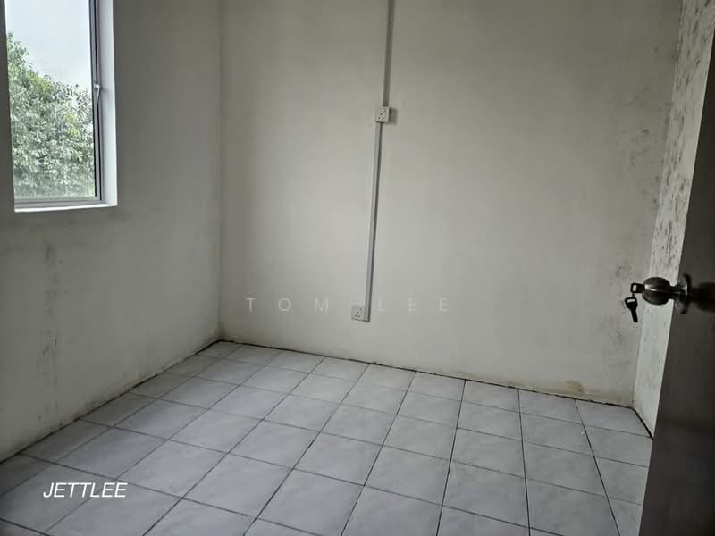 Pangsapuri untuk Dijual di Desa Idaman 2 Shop Apartment - Tom Lee - PropertyGuru.com.my