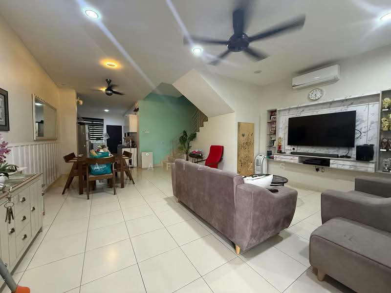 Rumah Teres 2 Tingkat untuk Dijual di Taman Scientex Senai (Senai) - ALHAFIZ AZIS - Living Room - PropertyGuru.com.my
