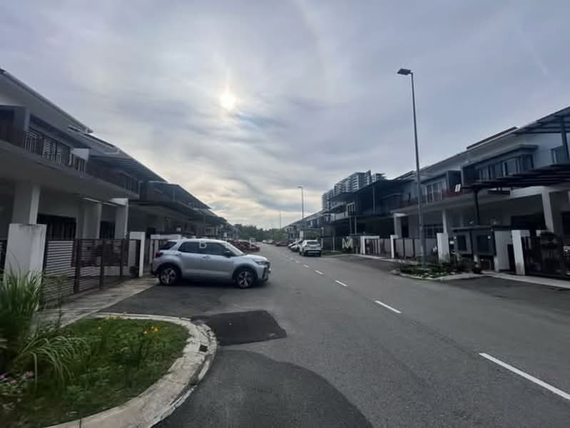 Rumah Teres 2 Tingkat untuk Dijual di Taman Putra Prima (Puchong) - Bee Kim - Exterior - PropertyGuru.com.my