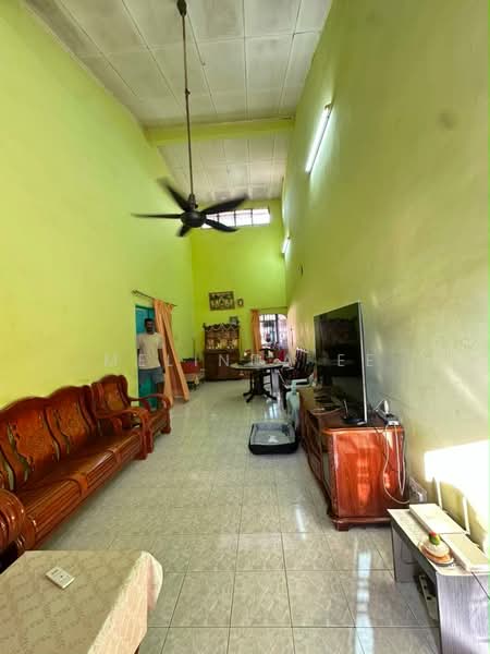 Rumah Teres 1-Tingkat untuk Dijual di Taman Angkasa (Senai) - Melinda Ee - Living Room - PropertyGuru.com.my