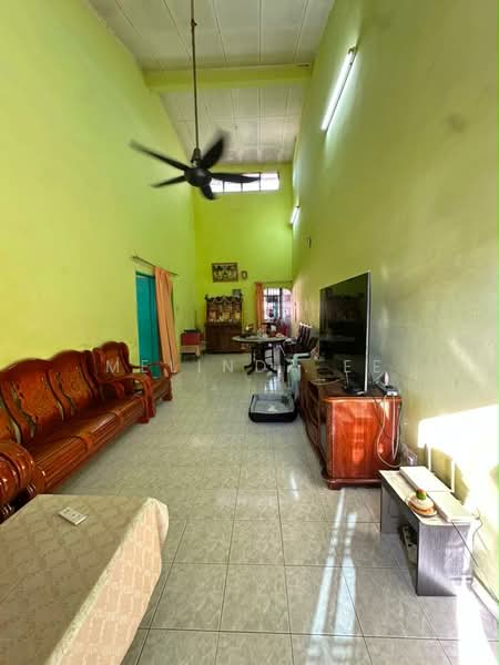 Rumah Teres 1-Tingkat untuk Dijual di Taman Angkasa (Senai) - Melinda Ee - Living Room - PropertyGuru.com.my