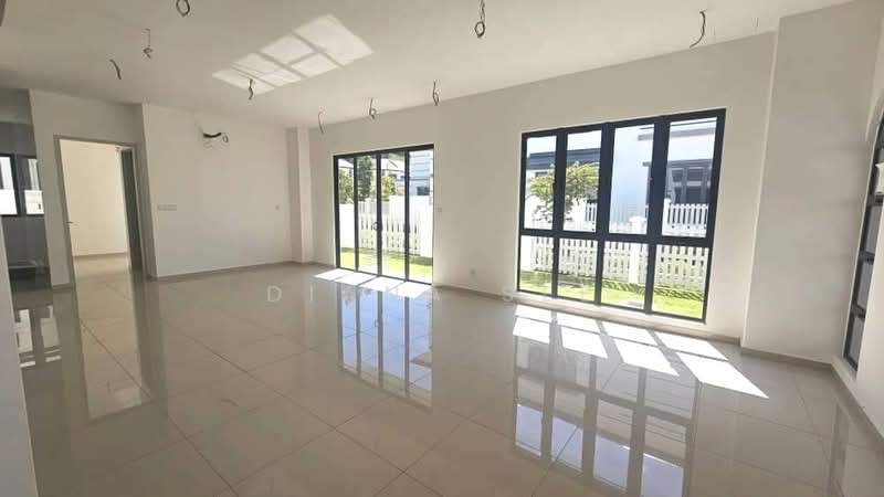 Semi-Detached House for Sale in Setia Alam (Selangor) - Diana See - Living Room - PropertyGuru.com.my
