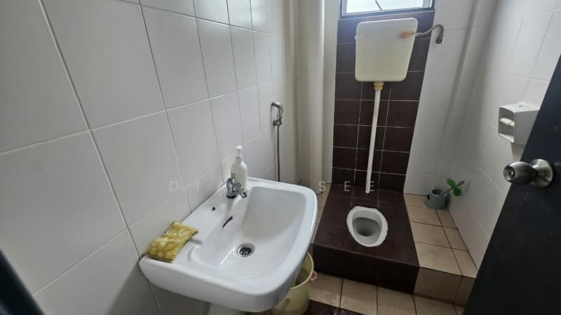 Office for Rent in Bandar Parklands (Klang) - Diana See - Bathroom - PropertyGuru.com.my
