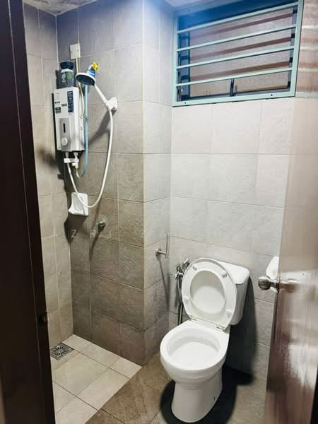 Kondominium untuk Disewa di Sky Awani Residensi 2 - Azri Zabidin - Bathroom - PropertyGuru.com.my