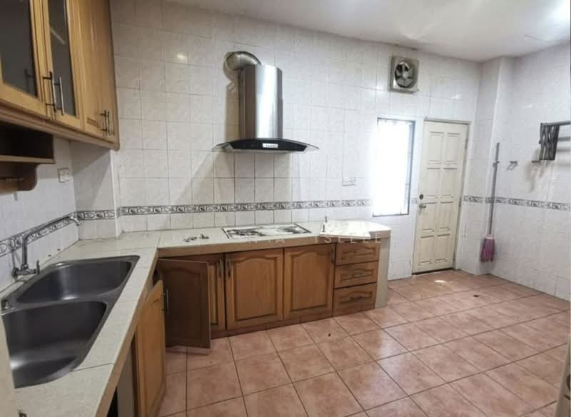 Semi-Detached House for Rent in Bandar Botanic (Klang) - Diana See - Kitchen - PropertyGuru.com.my