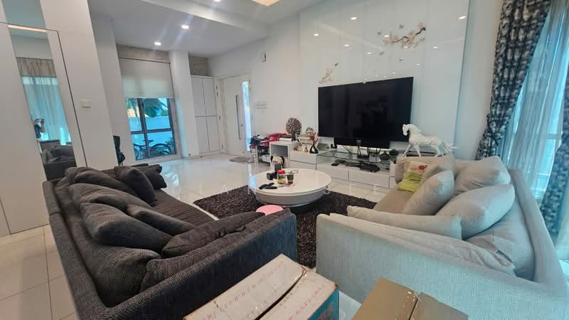 Banglo Pautan untuk Disewa di Ambang Botanic (Klang) - Diana See - Living Room - PropertyGuru.com.my