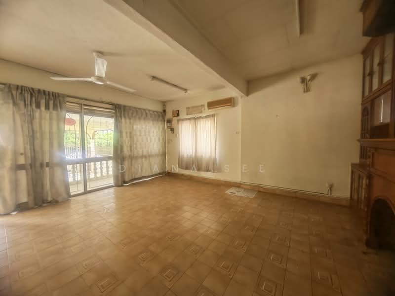 Rumah Teres 2 Tingkat untuk Dijual di Bukit Kuda (Klang) - Diana See - Living Room - PropertyGuru.com.my