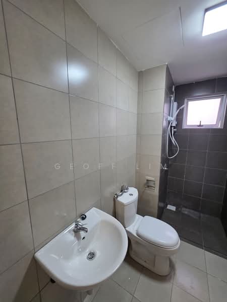 Pangsapuri untuk Disewa di Residensi Riamas - Geoff Lim - Bathroom - PropertyGuru.com.my