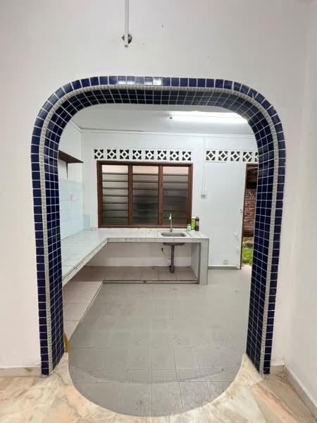 Rumah Teres 2 Tingkat untuk Disewa di Bandar Selesa Jaya (Skudai) - Kim . - Kitchen - PropertyGuru.com.my