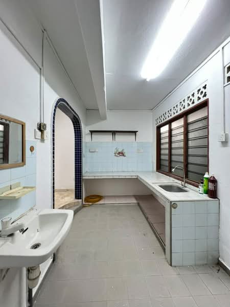 Rumah Teres 2 Tingkat untuk Disewa di Bandar Selesa Jaya (Skudai) - Kim . - Kitchen - PropertyGuru.com.my